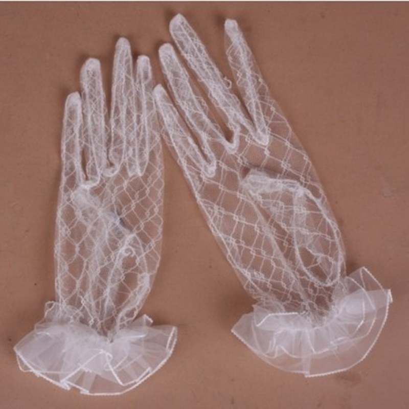 Fingered short lace wedding gloves